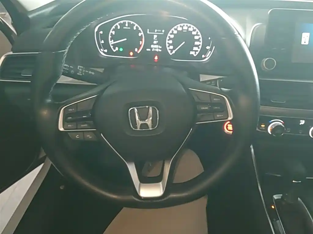 Honda Accord 2018 — фото 7