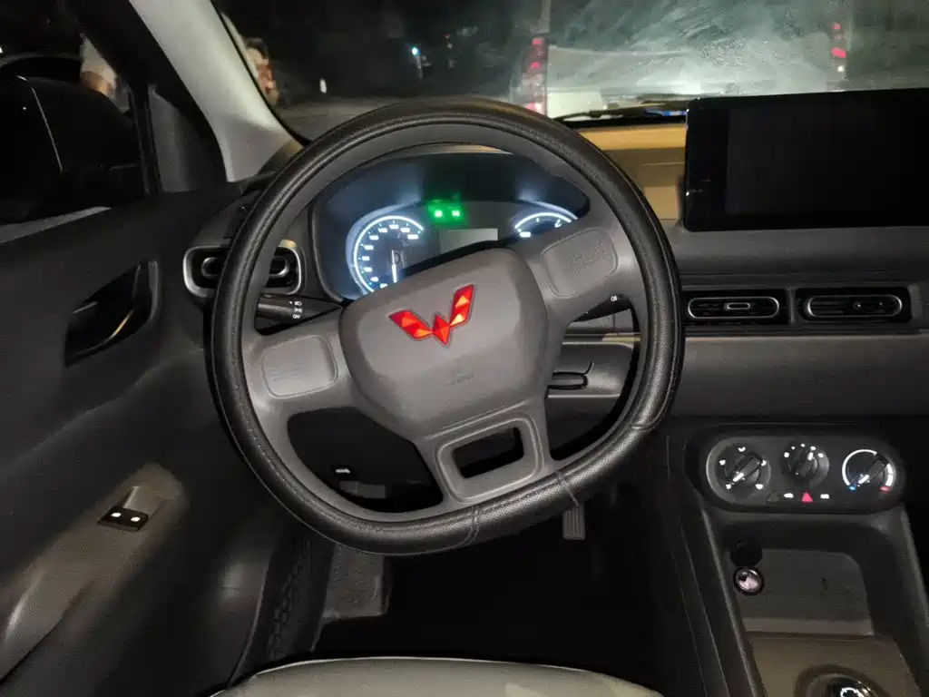 Wuling Hongguang New Energy 2025