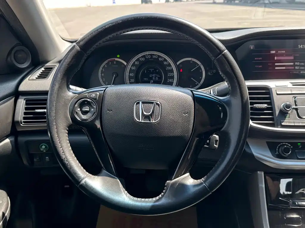Honda Accord 2016 — фото 15