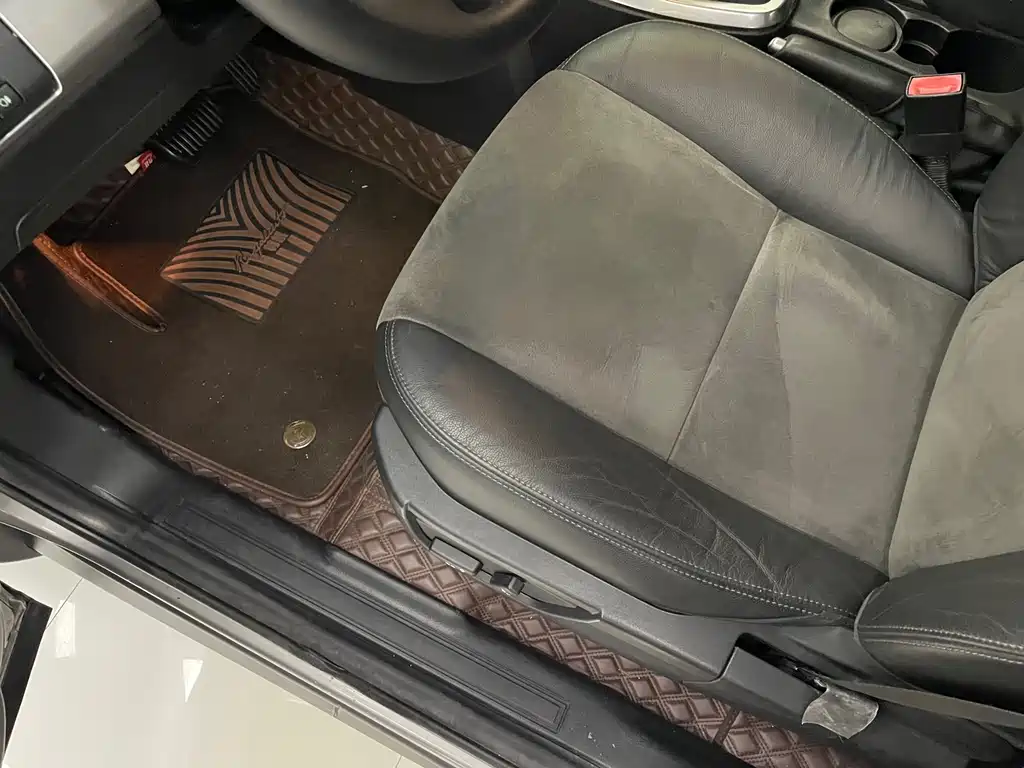 Land Rover Freelander 2 2010 — фото 24