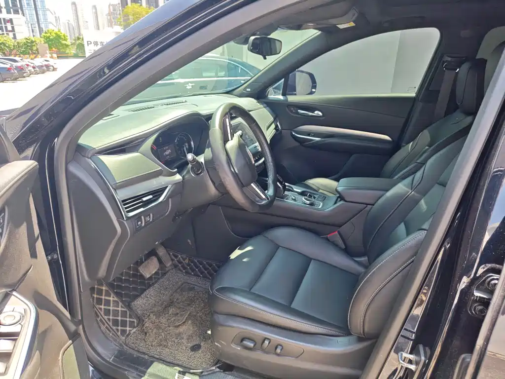 Cadillac XT4 2022 — фото 11