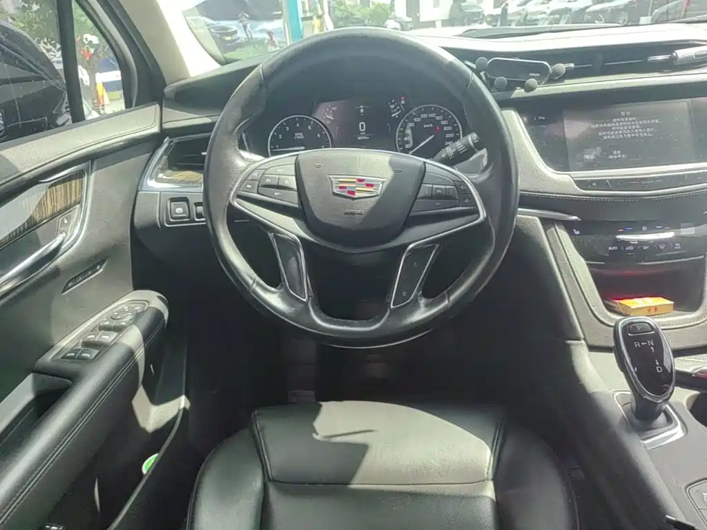 Cadillac XT5 2019 — фото 17
