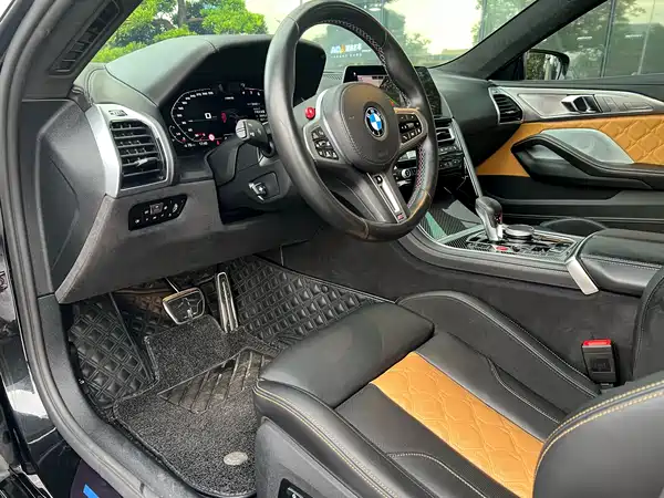 BMW M8 2021