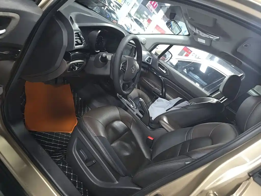 GAC Motor Trumpchi GS4 2016 — фото 15