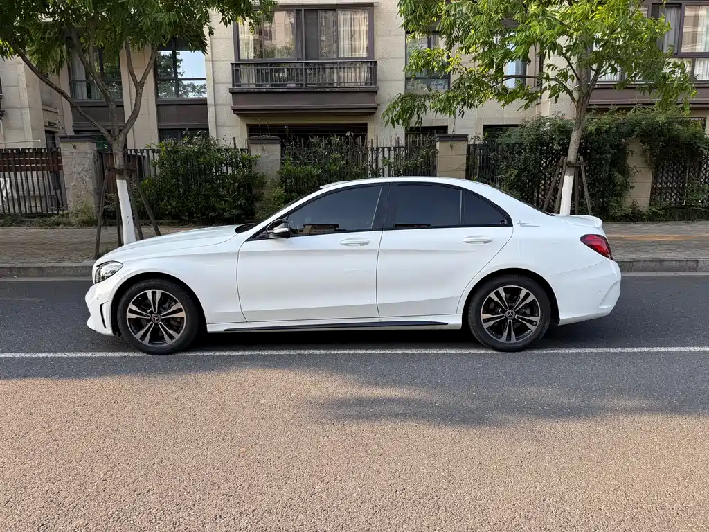 Mercedes-Benz C-Class 2019 — фото 10
