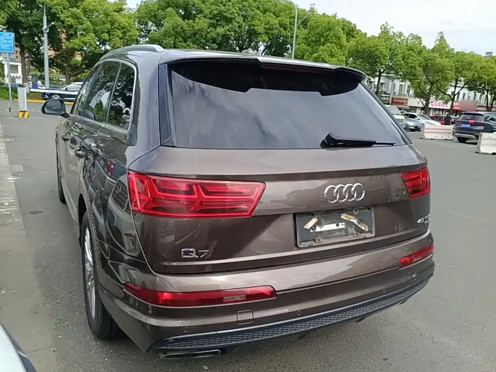 Audi Q7 2016 — фото 23