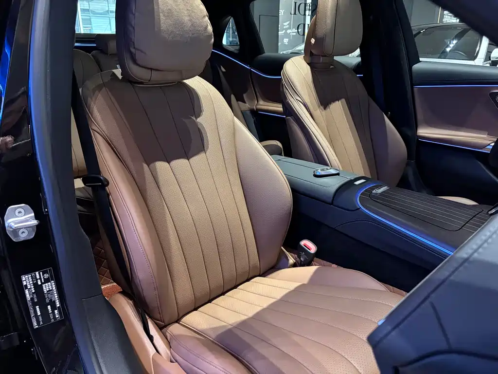 Mercedes-Benz E-Class 2024 — фото 14