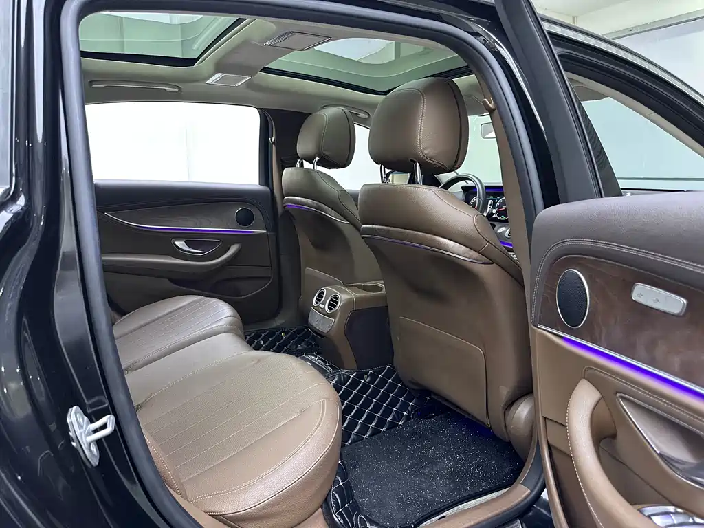 Mercedes-Benz E-Class 2020 — фото 9