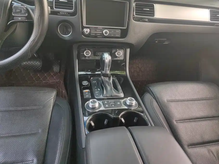 Volkswagen Touareg 2019 — фото 16