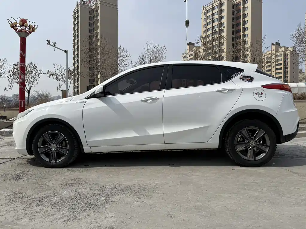 Changan Eado XT 2017 — фото 10