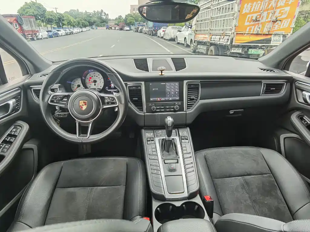 Porsche Macan 2018 — фото 8