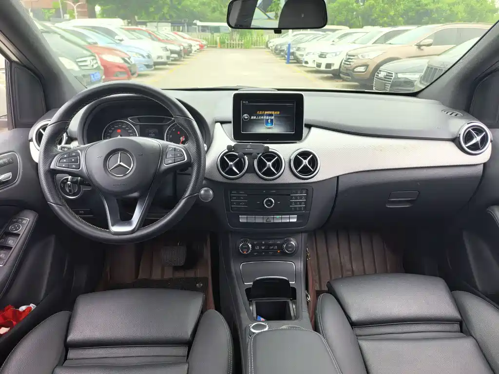 Mercedes-Benz B-Class 2016 — фото 11