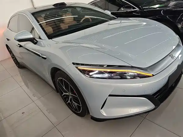 BYD Han L 2025