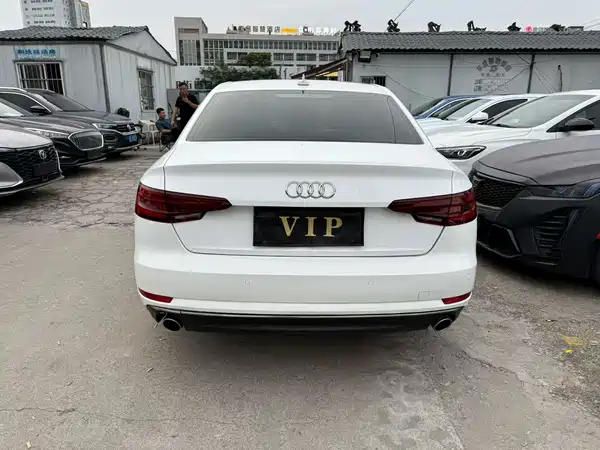 Audi A4L 2018