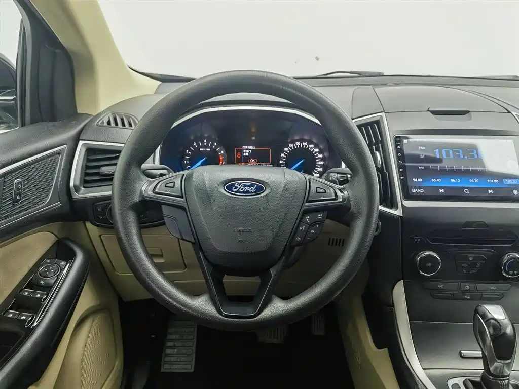 Ford Edge 2016 — фото 11
