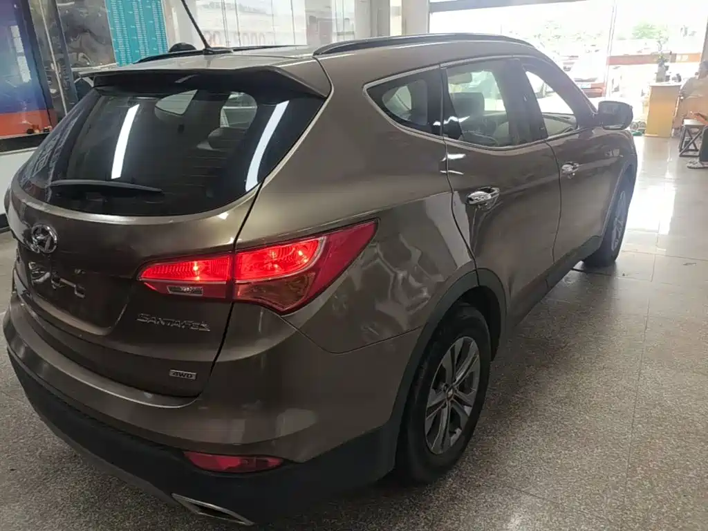 Hyundai Santa Fe 2015 — фото 7