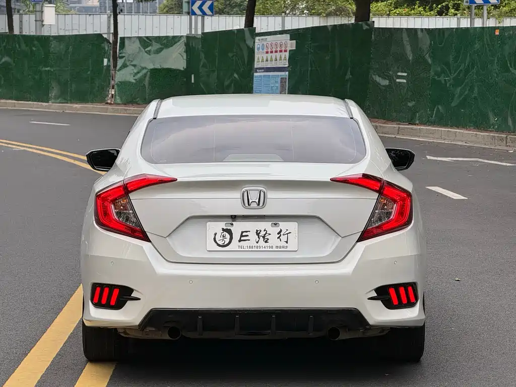 Honda Civic 2017 — фото 23