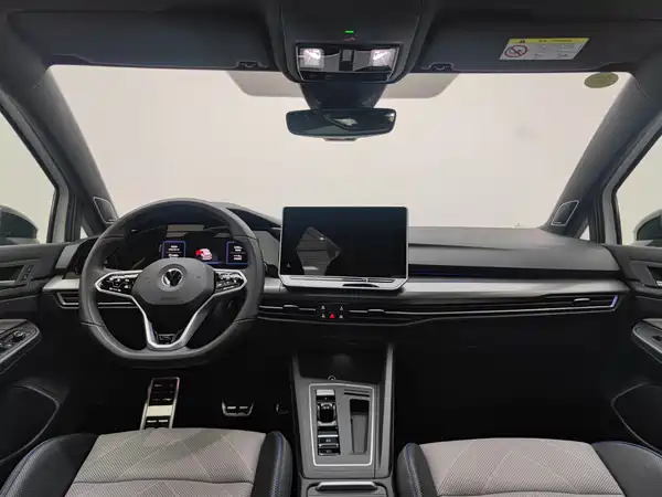 Volkswagen Golf 2024