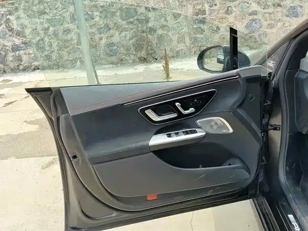 Mercedes-Benz EQE AMG 2024