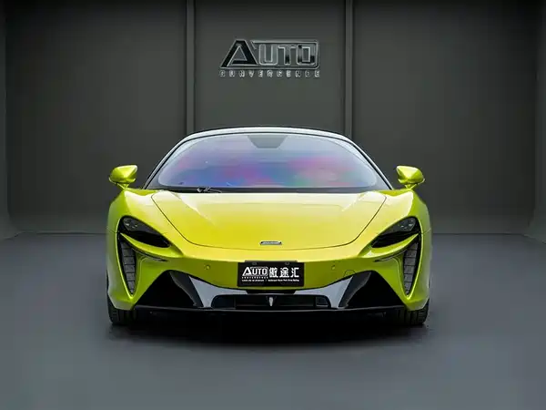 McLaren Artura 2023