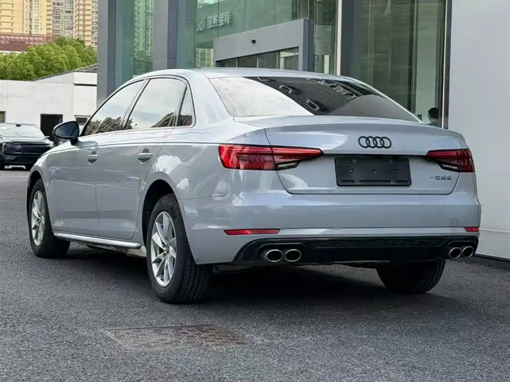Audi A4L 2017 — фото 11