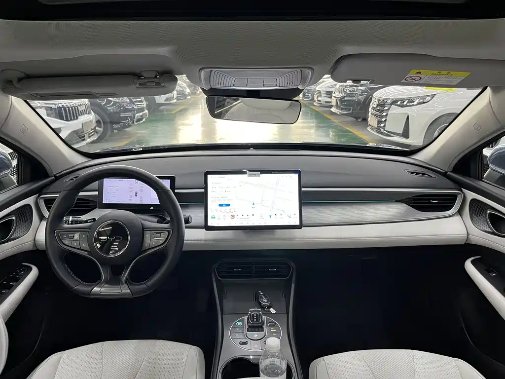 BYD Seal 05 DM-i 2025 — фото 11