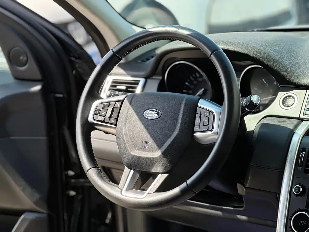 Land Rover Discovery Sport 2016 — фото 11