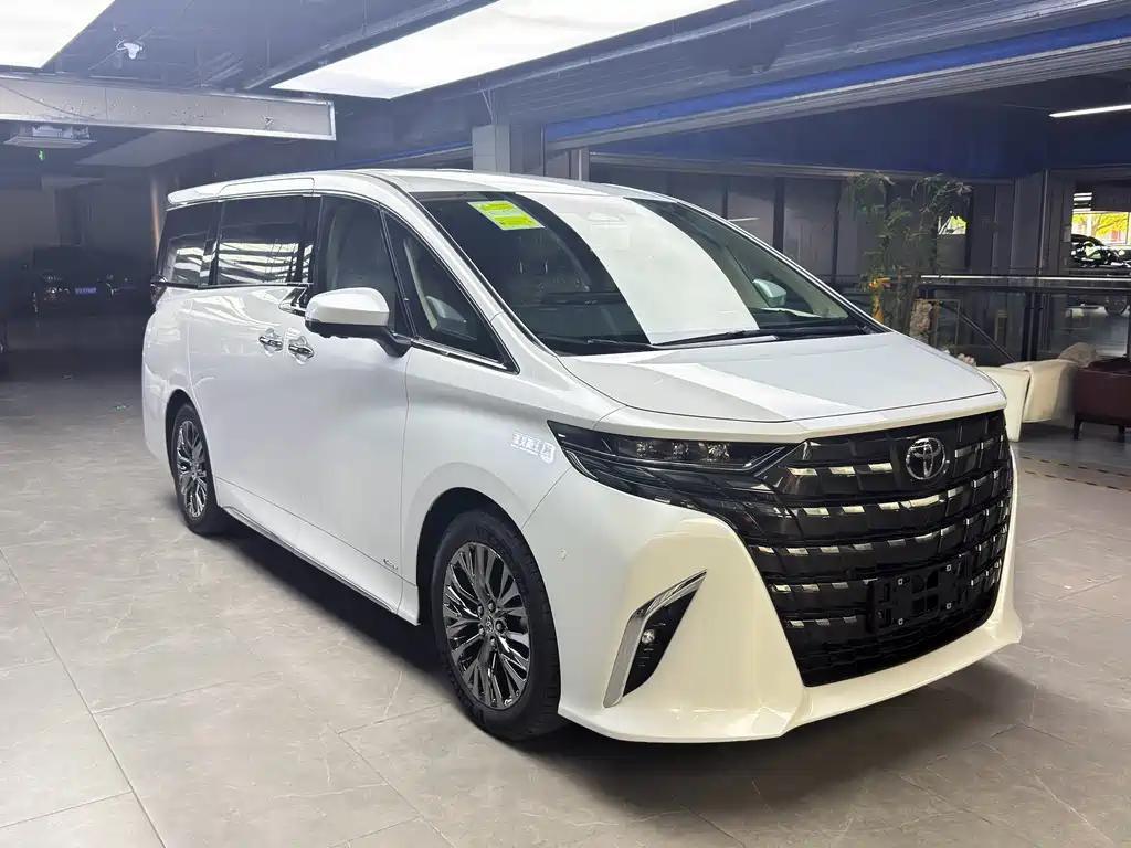 Toyota Alphard — фото 3