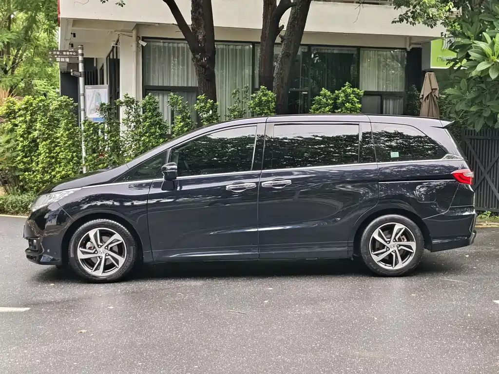 Honda Odyssey 2017 — фото 4