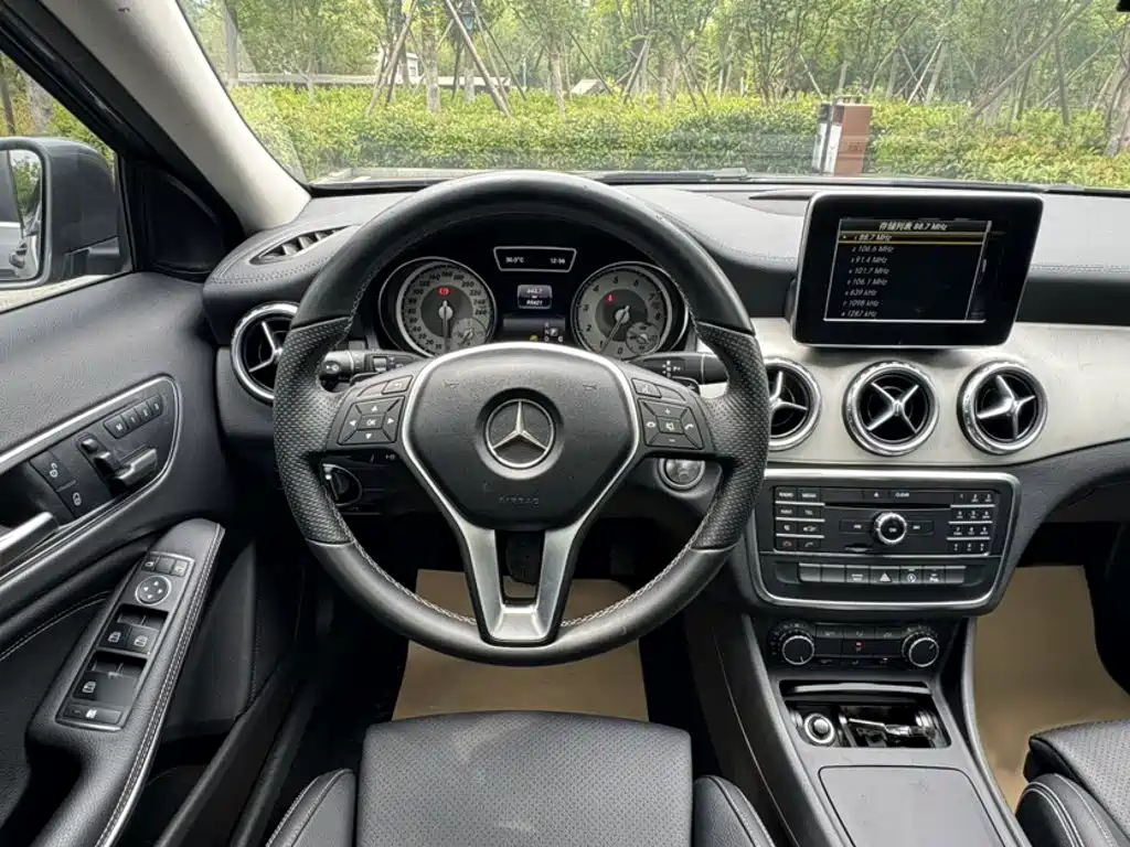Mercedes-Benz GLA 2016 — фото 18