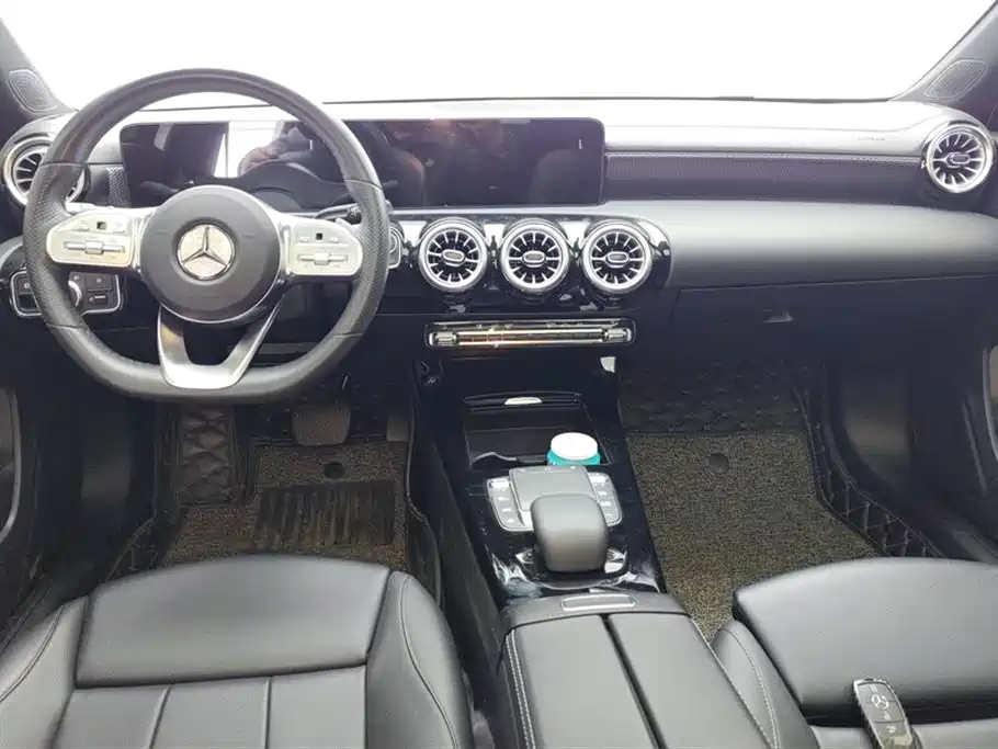 Mercedes-Benz A-Class 2022 — фото 12