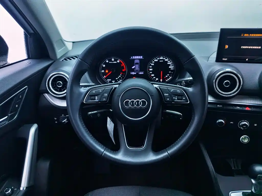Audi Q2L 2021 — фото 12