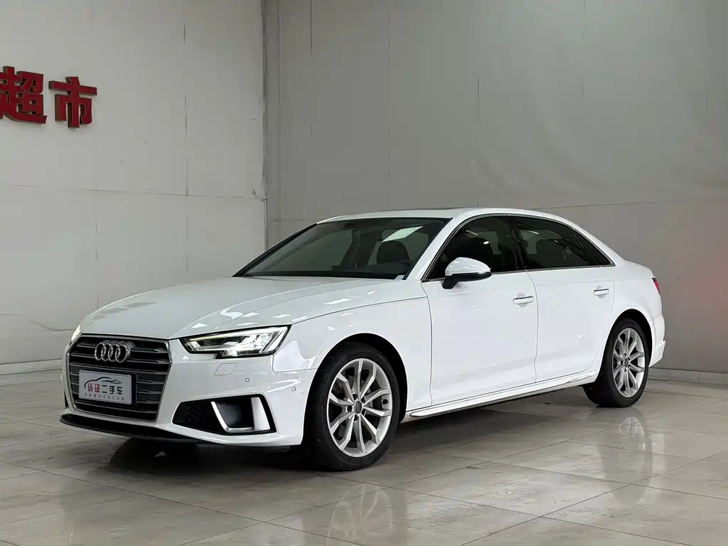 Audi A4L 2019 — фото 1