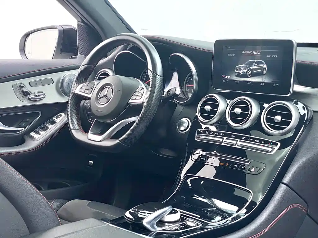 Mercedes-Benz GLC AMG 2018 — фото 14