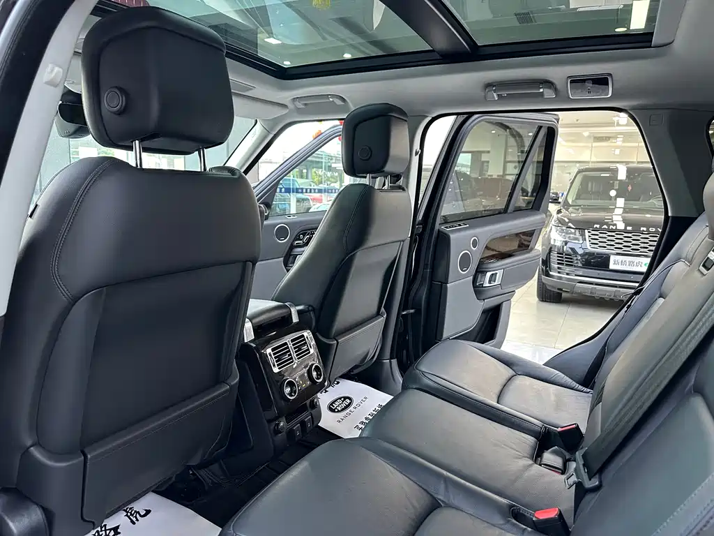 Land Rover Range Rover 2021 — фото 11