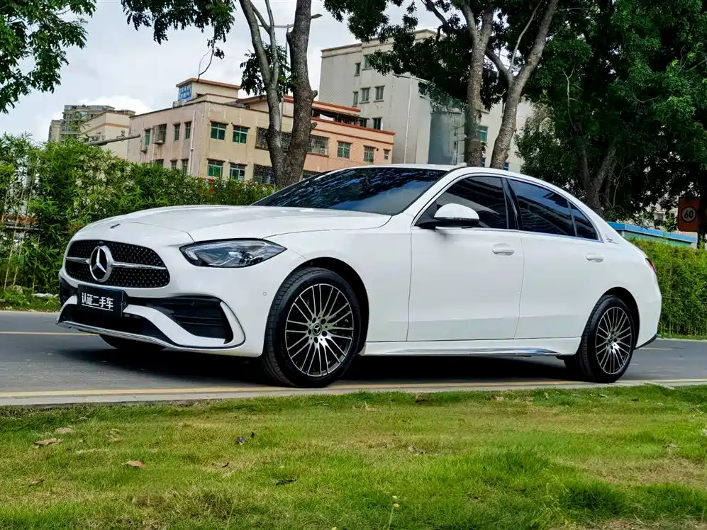 Mercedes-Benz C-Class 2024 — фото 1