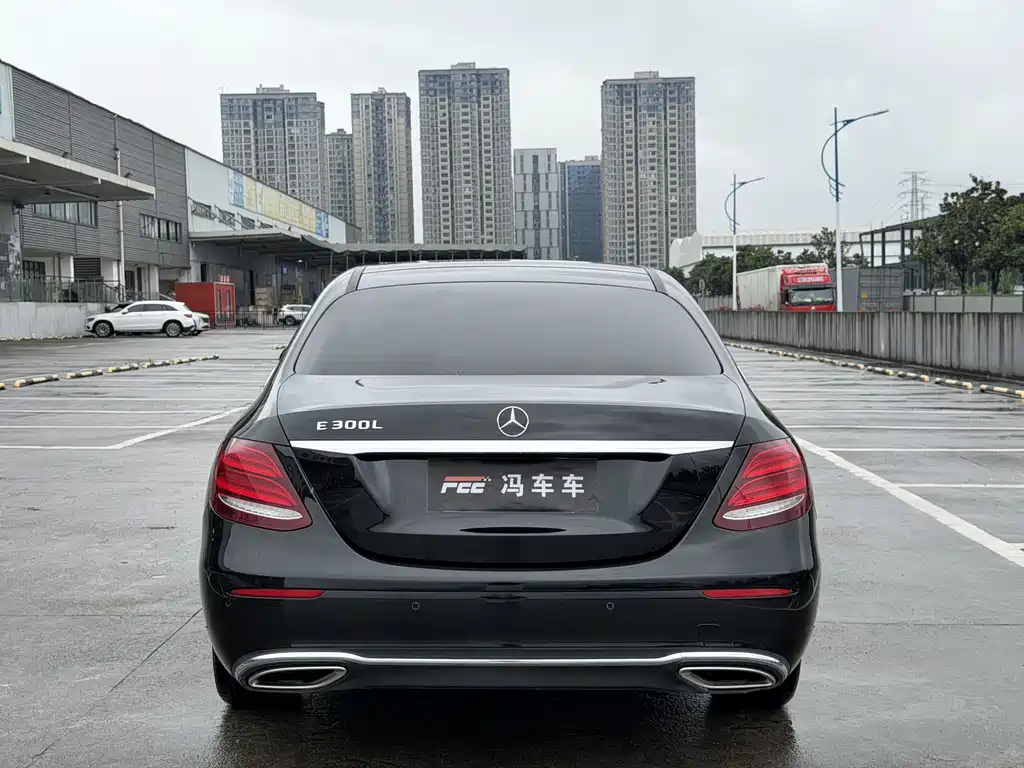 Mercedes-Benz E-Class 2019 — фото 15