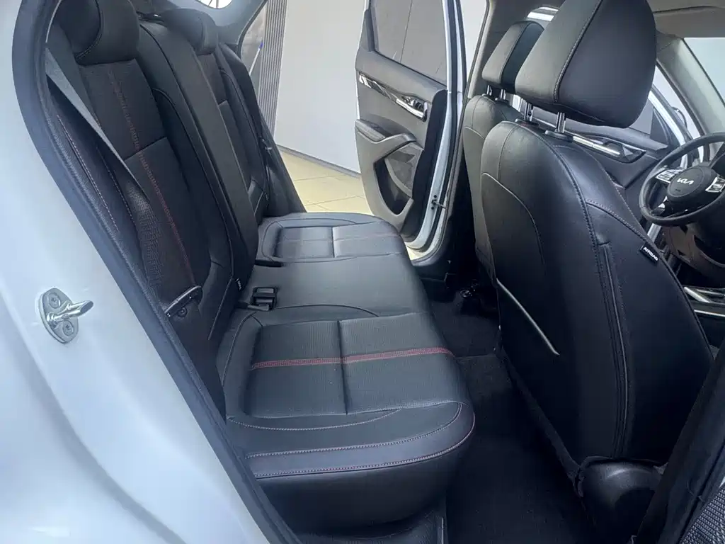 Kia KX3 2022 — фото 11