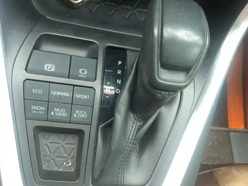 Toyota RAV4 2019 — фото 11