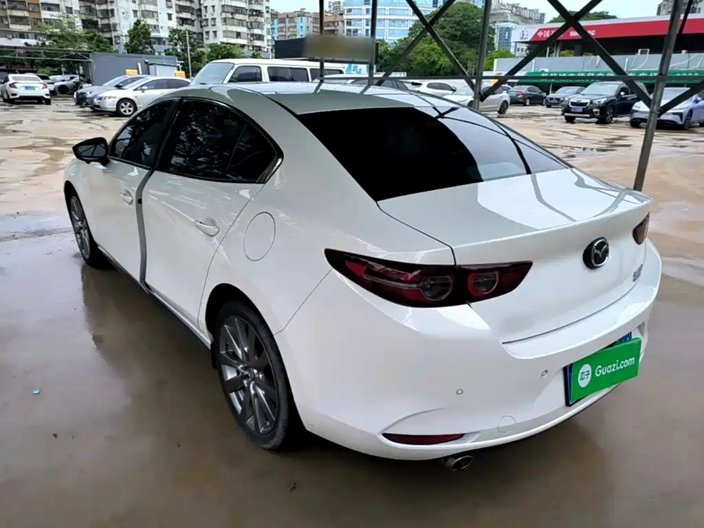 Mazda 3 Axela 2022