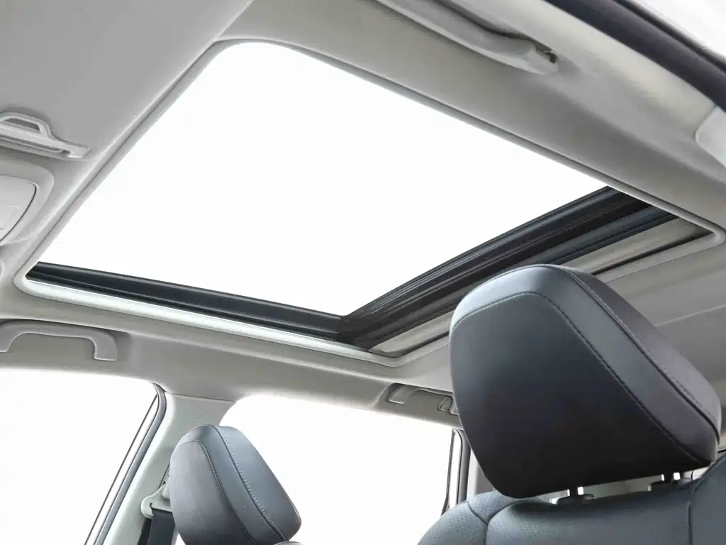 Subaru Forester 2022 — фото 11