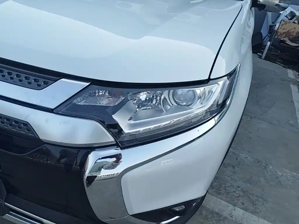 Mitsubishi Outlander 2020 — фото 24