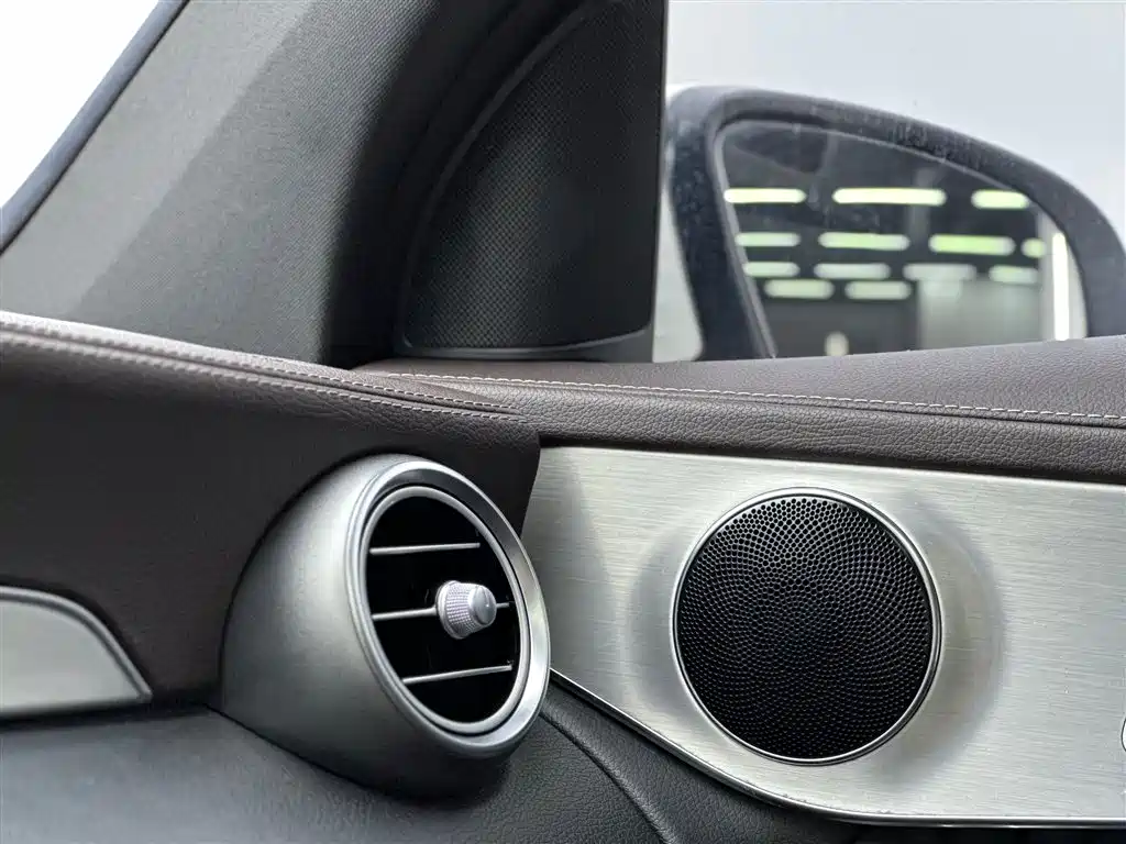 Mercedes-Benz GLC 2017 — фото 13