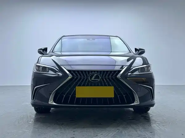 Lexus ES 2024