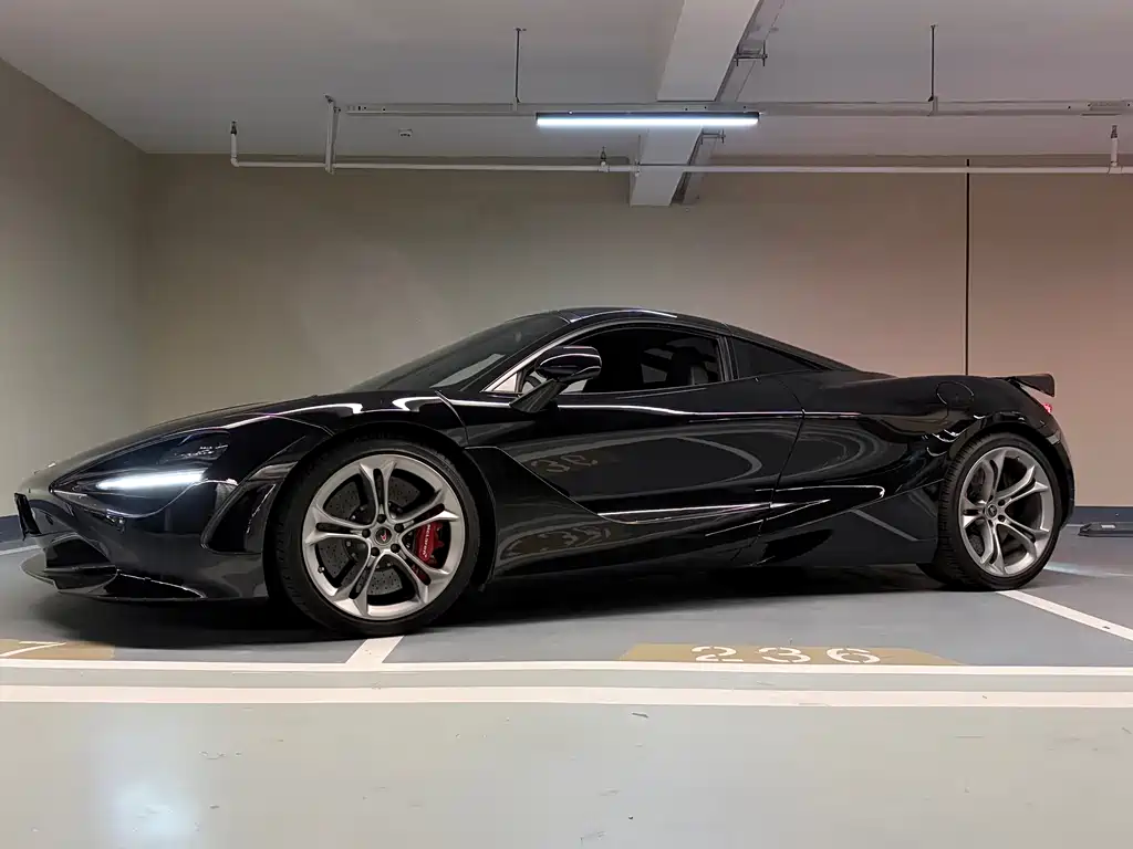 McLaren 720S 2019 — фото 11