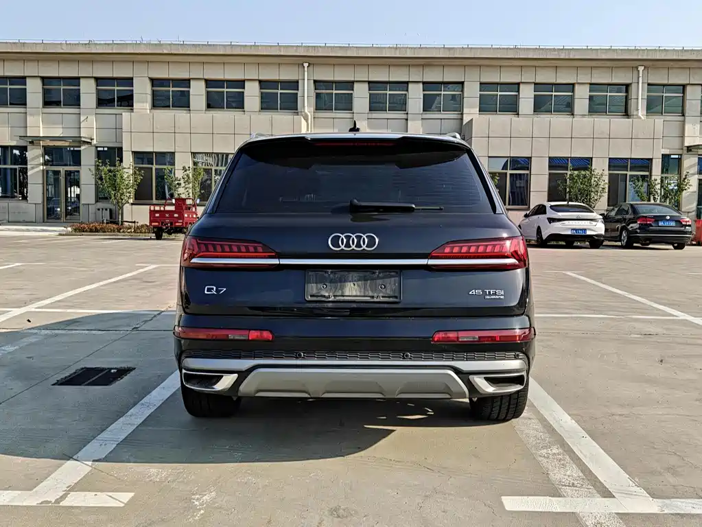 Audi Q7 2021