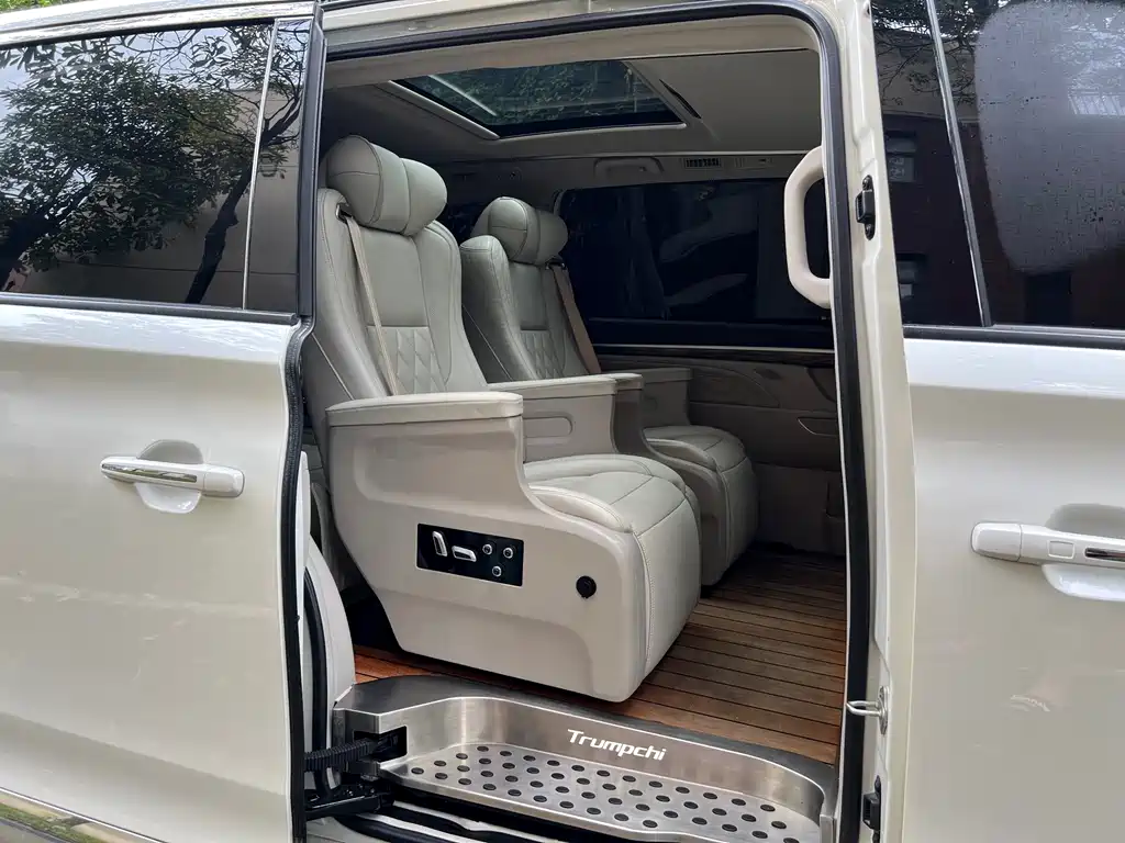 GAC Motor Trumpchi M8 2018 — фото 9