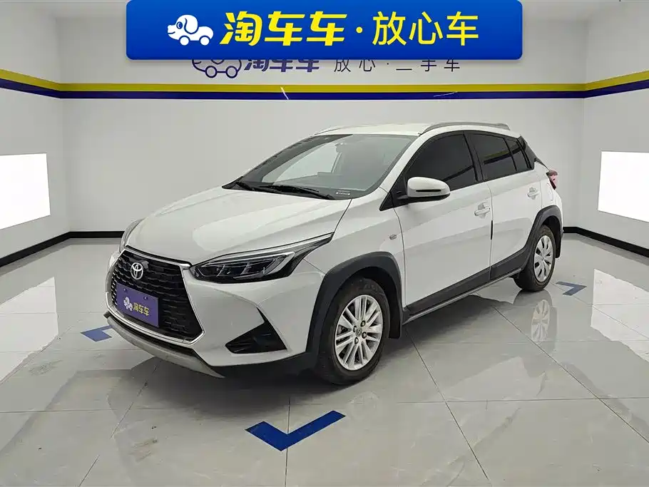 Toyota Yaris L 2021 — фото 1