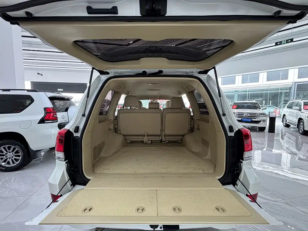 Toyota Land Cruiser 2017 — фото 17