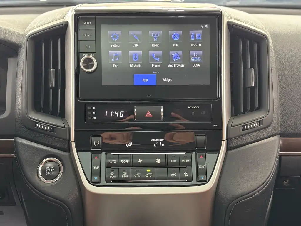 Toyota Land Cruiser 2018 — фото 15